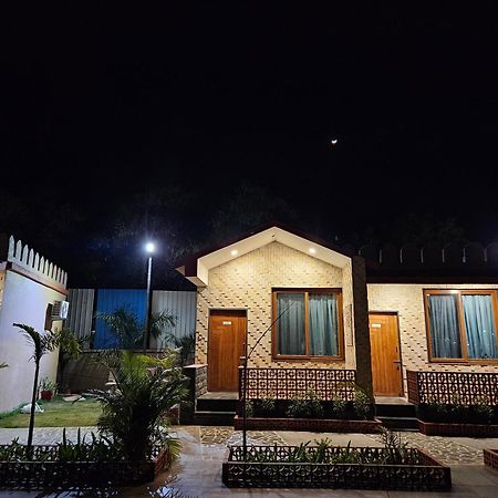 The Mewar Palace And Resort Shivpuri  Bagian luar foto