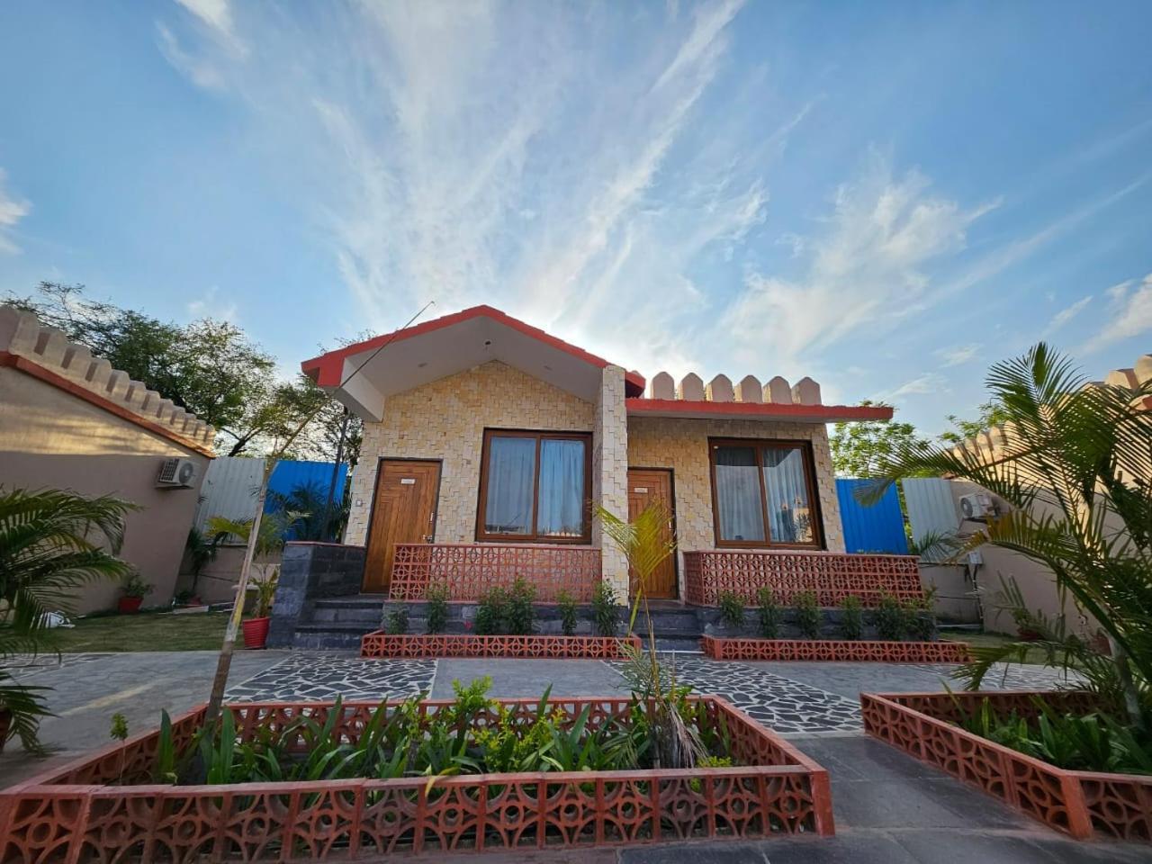 The Mewar Palace And Resort Shivpuri  Bagian luar foto