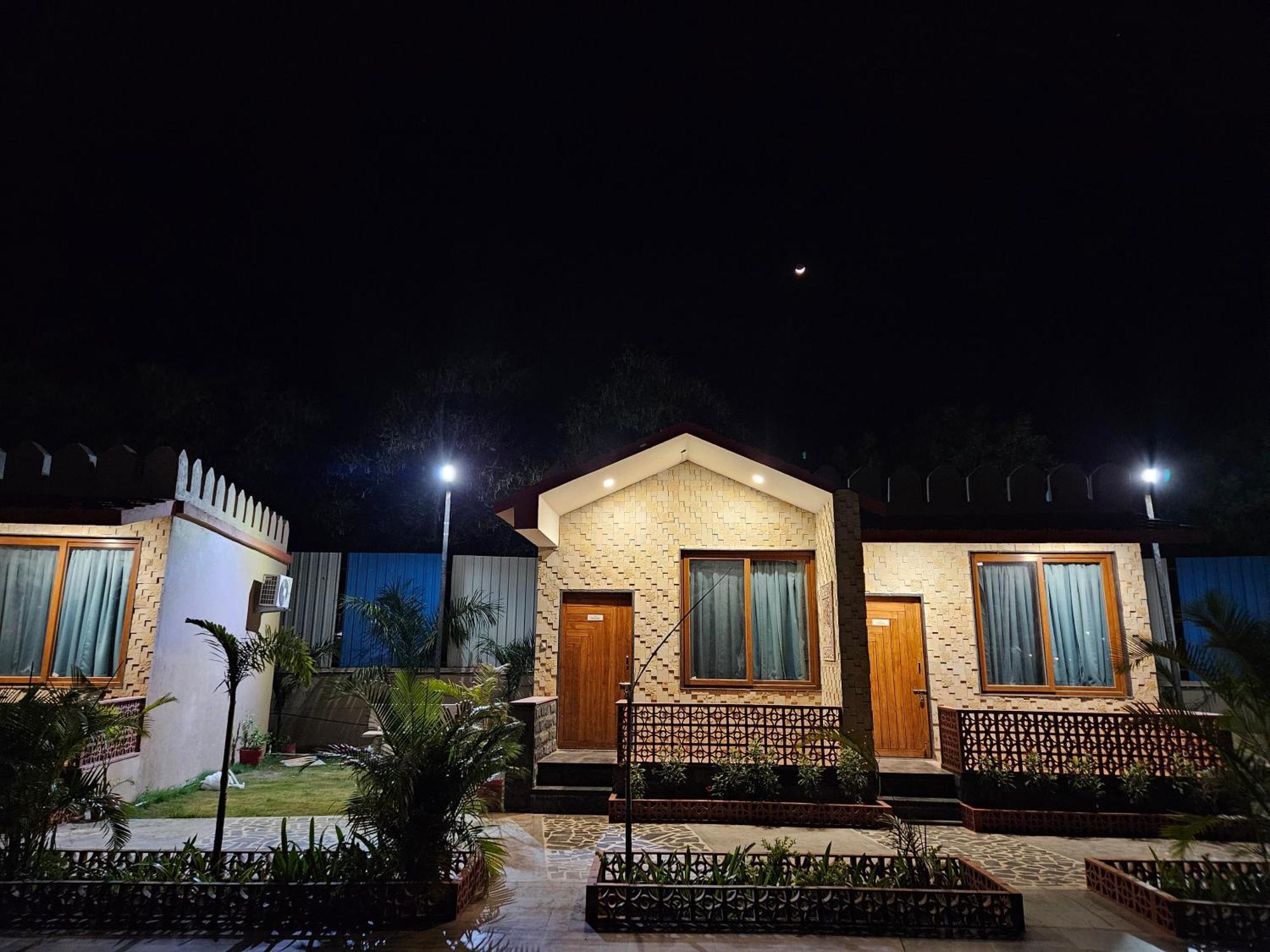 The Mewar Palace And Resort Shivpuri  Bagian luar foto